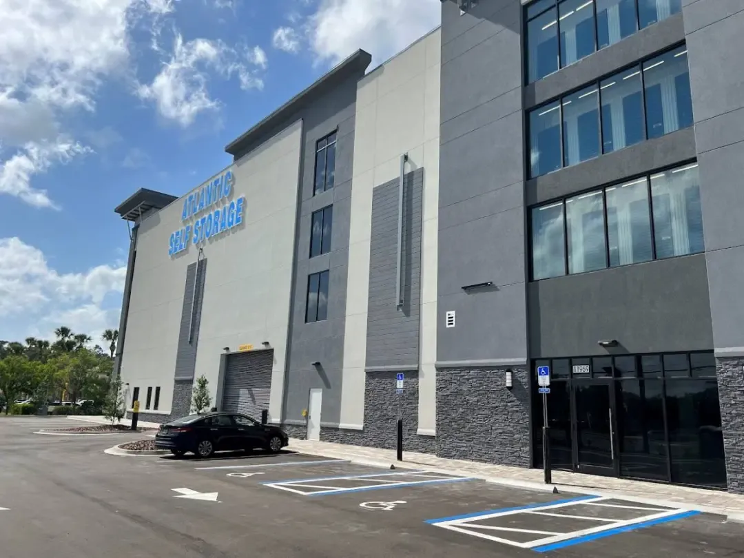 Exterior of Atlantic Self Storage Jacksonville, FL, Meadowbrook facility.