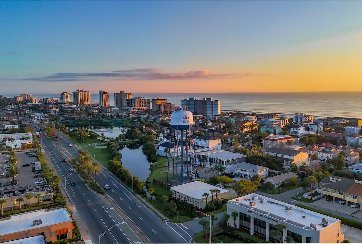 Explore the cost of living, job opportunities, schools, and local amenities in Jacksonville to decide if the city is right for you.